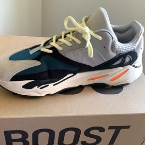 Yeezy 700 Wave Runner